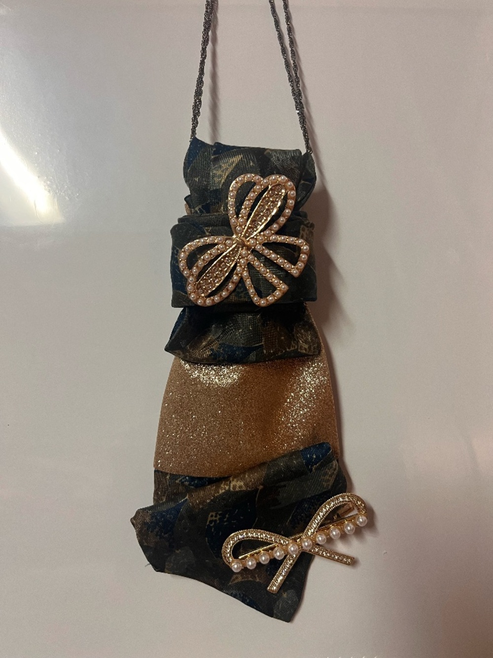 Elegant Tie Necklace